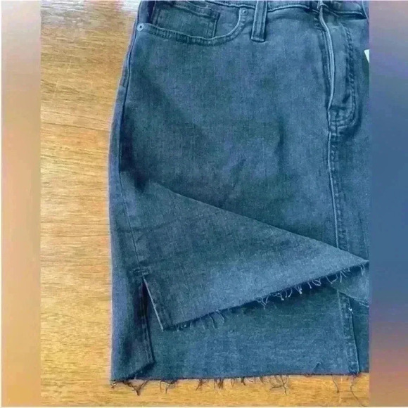 Madewell- Denim Straight Mini Skirt- Lunar
Wash: Step-Hem Edition Sz 30 NWT! - Picture 7 of 9